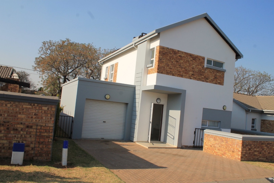 3 Bedroom Property for Sale in Roseacre Gauteng