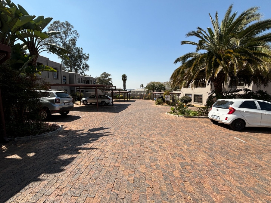 2 Bedroom Property for Sale in Boskruin Gauteng