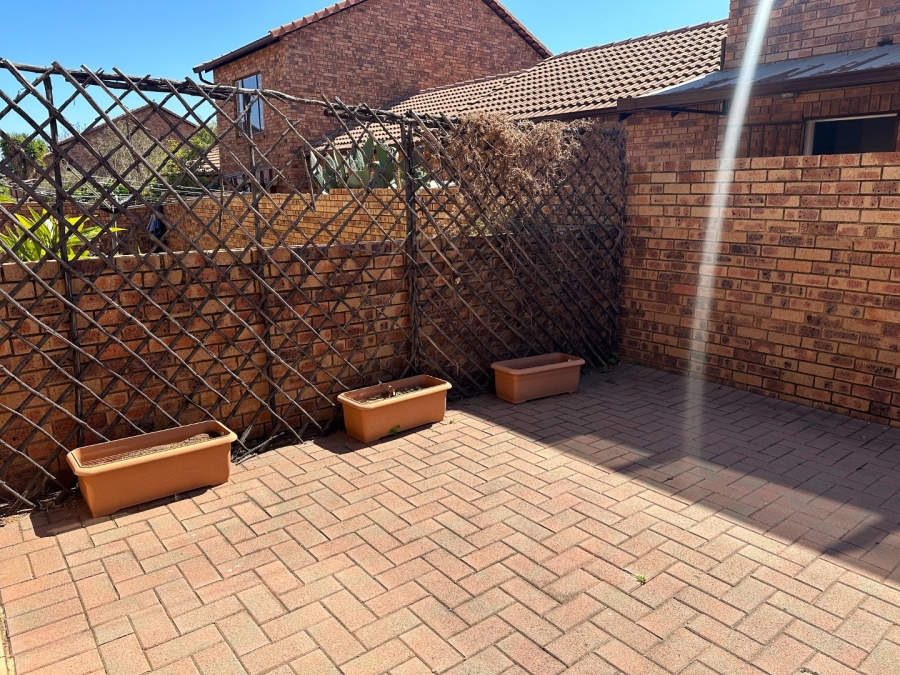 3 Bedroom Property for Sale in Weltevreden Park Gauteng