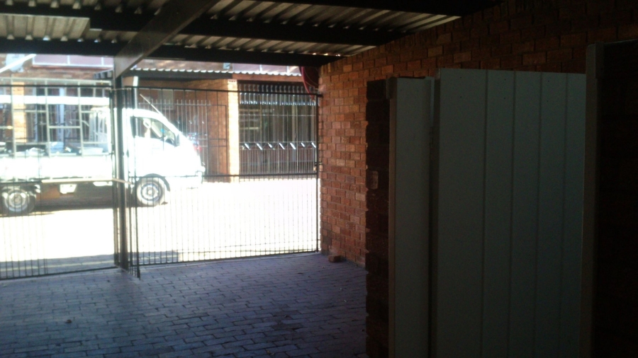 To Let 2 Bedroom Property for Rent in Pretoria North Gauteng