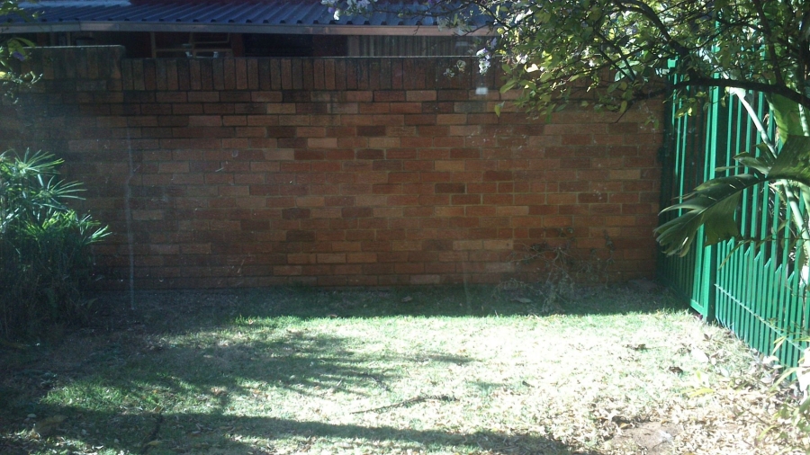 To Let 2 Bedroom Property for Rent in Pretoria North Gauteng