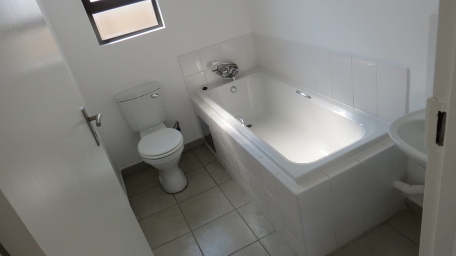 3 Bedroom Property for Sale in Windmill Park Gauteng