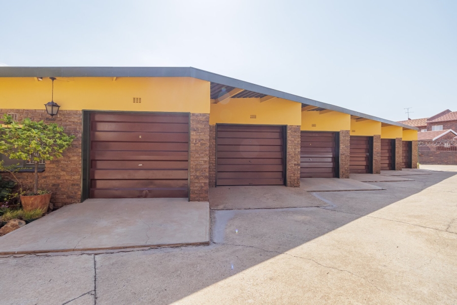 2 Bedroom Property for Sale in Greenhills Gauteng