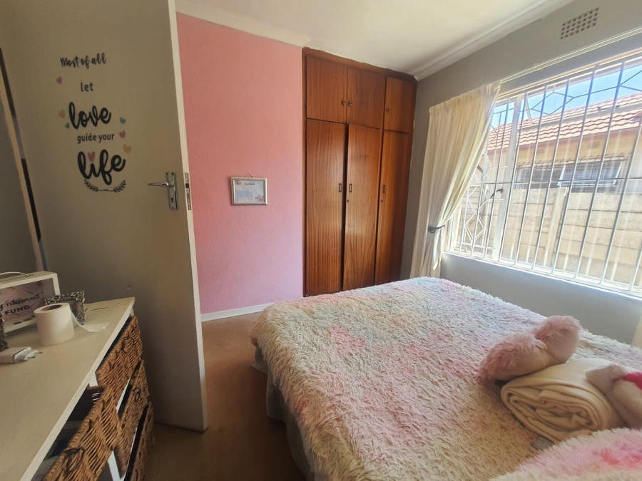 4 Bedroom Property for Sale in Rant En Dal Gauteng