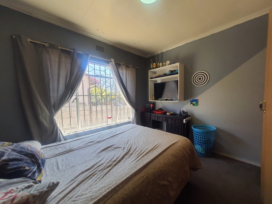 4 Bedroom Property for Sale in Rant En Dal Gauteng