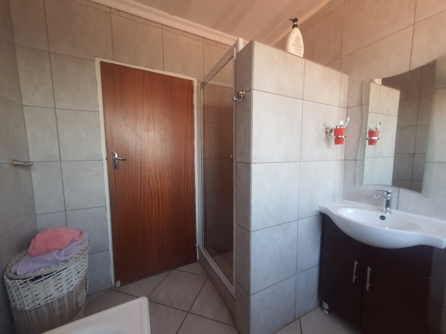 4 Bedroom Property for Sale in Rant En Dal Gauteng