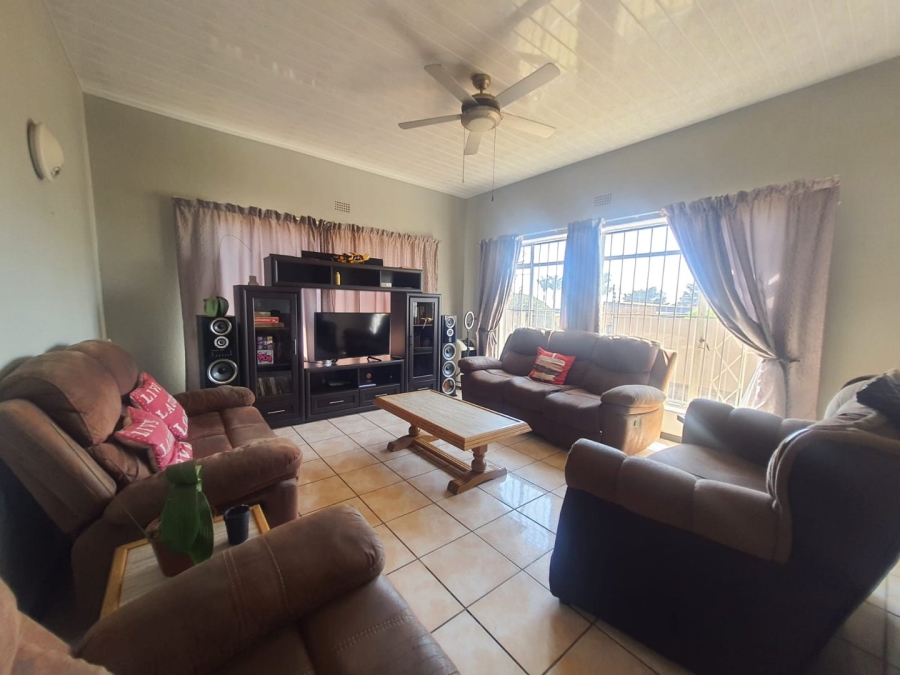 4 Bedroom Property for Sale in Rant En Dal Gauteng