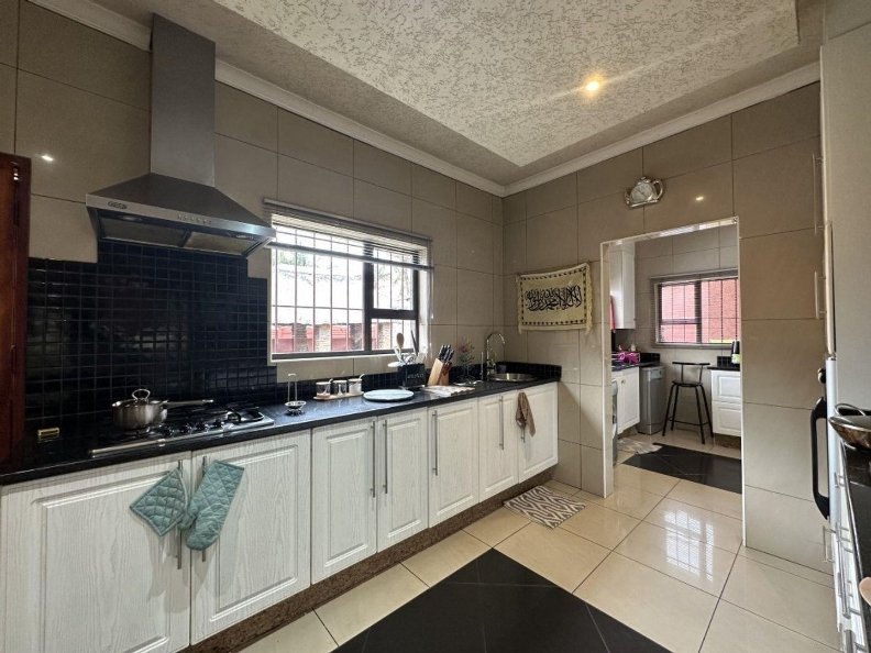 4 Bedroom Property for Sale in Robertsham Gauteng