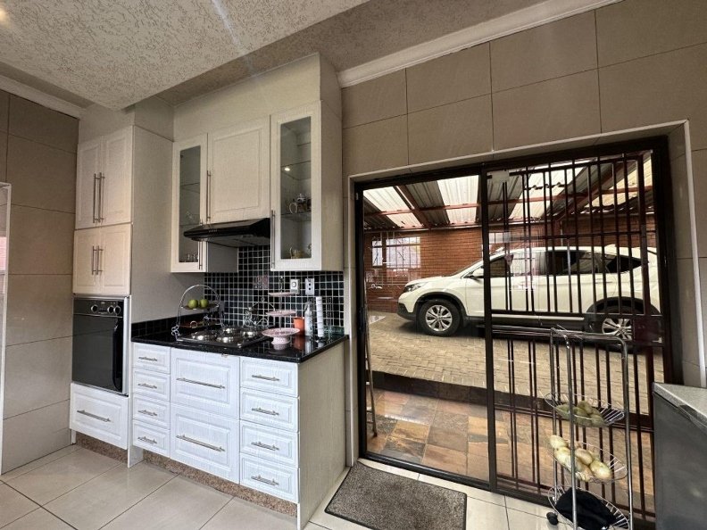 4 Bedroom Property for Sale in Robertsham Gauteng