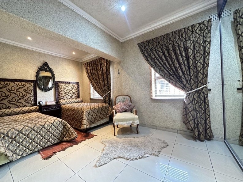 4 Bedroom Property for Sale in Robertsham Gauteng