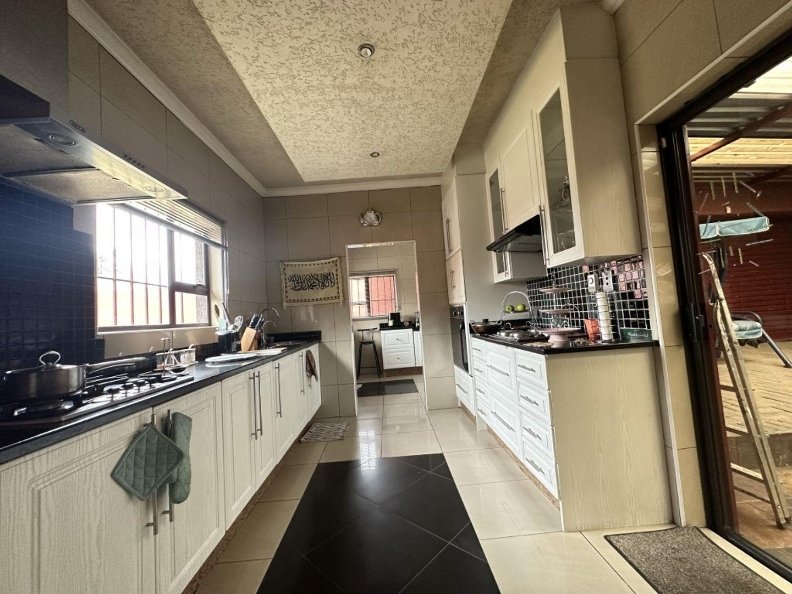 4 Bedroom Property for Sale in Robertsham Gauteng