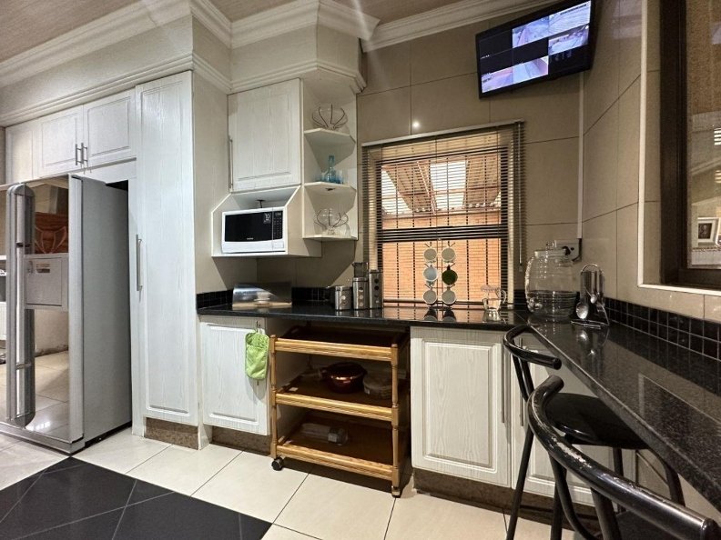 4 Bedroom Property for Sale in Robertsham Gauteng