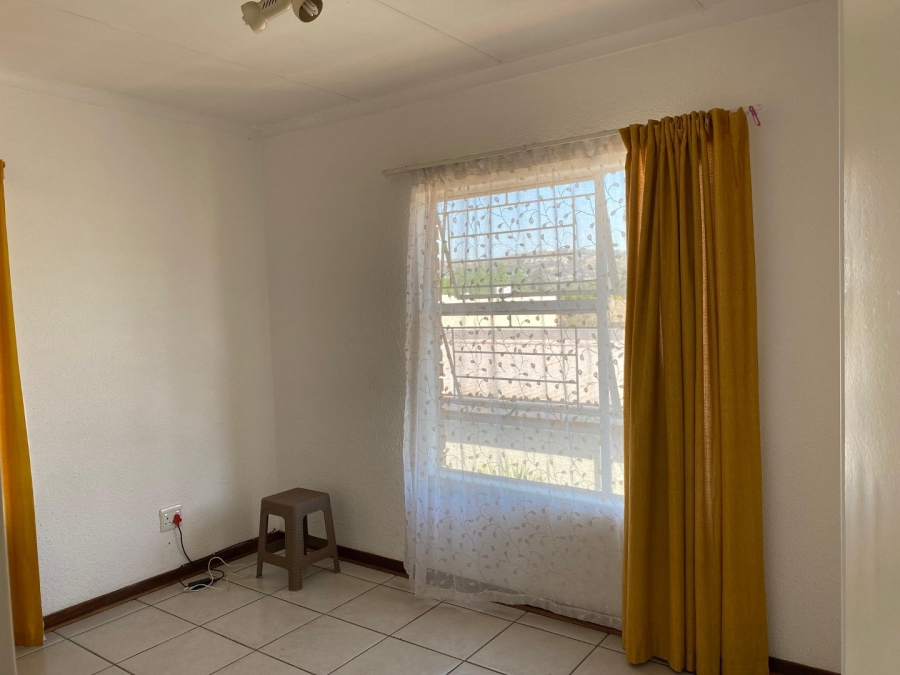 To Let 2 Bedroom Property for Rent in Fairland Gauteng