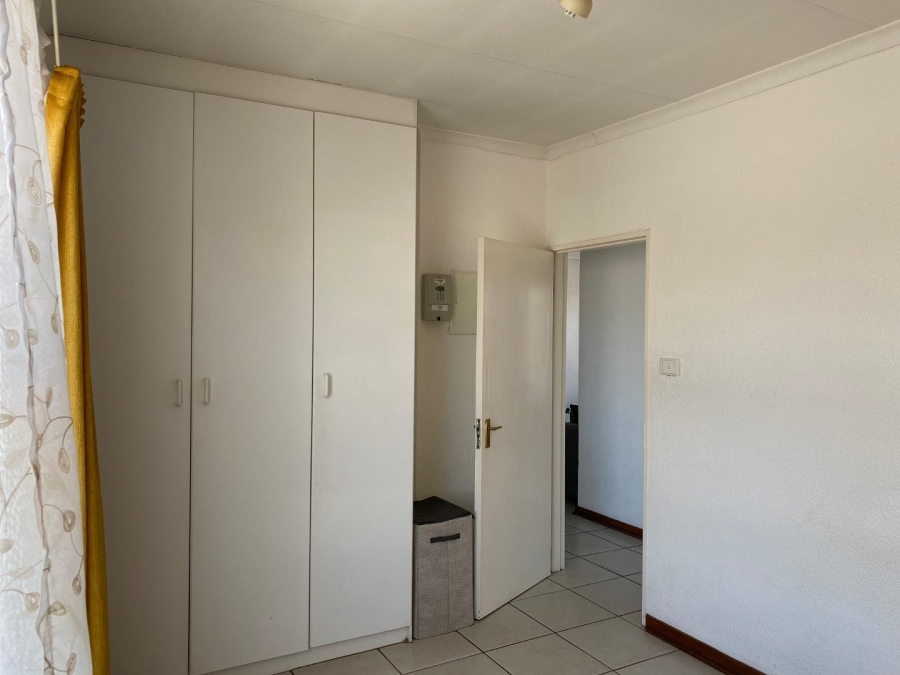 To Let 2 Bedroom Property for Rent in Fairland Gauteng