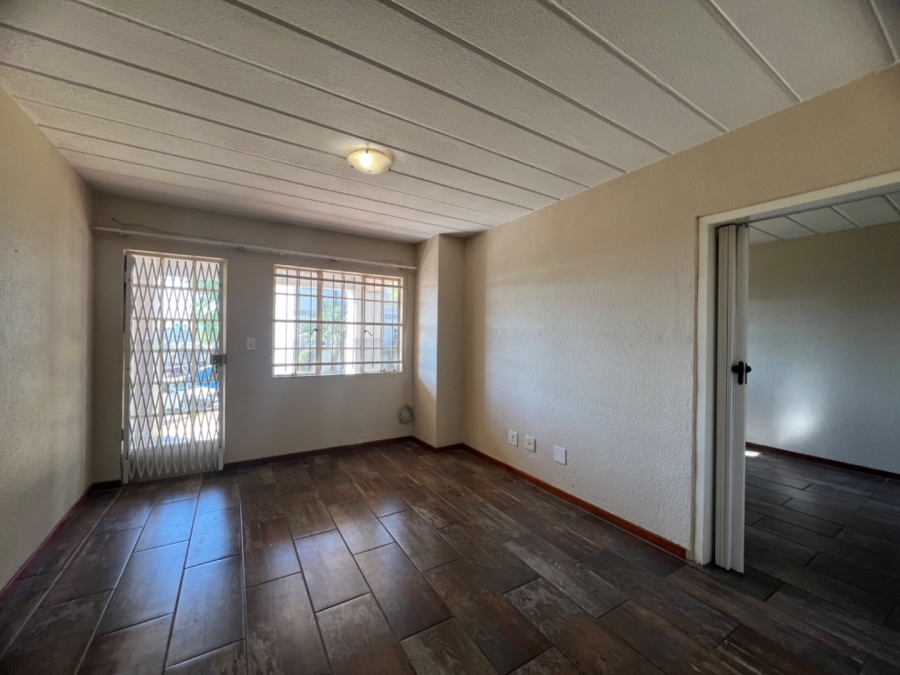 1 Bedroom Property for Sale in Rietvalleirand Gauteng