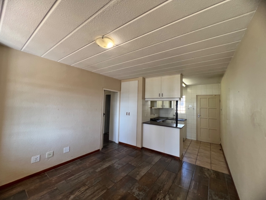 1 Bedroom Property for Sale in Rietvalleirand Gauteng