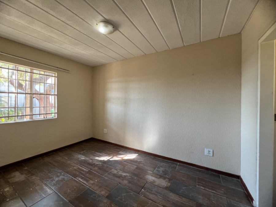 1 Bedroom Property for Sale in Rietvalleirand Gauteng