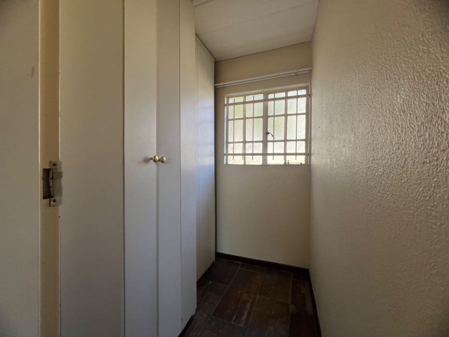 1 Bedroom Property for Sale in Rietvalleirand Gauteng