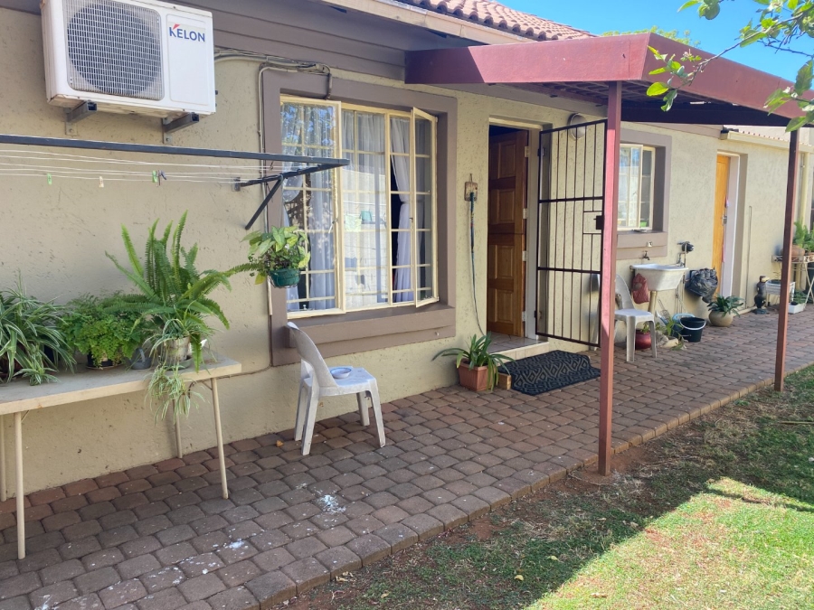 2 Bedroom Property for Sale in Annlin Gauteng