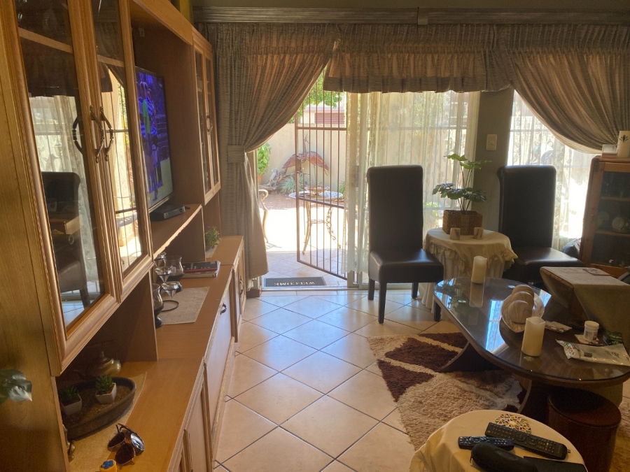 2 Bedroom Property for Sale in Annlin Gauteng