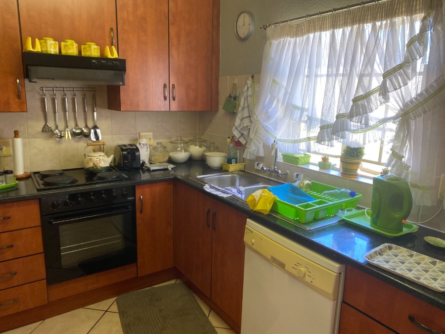 2 Bedroom Property for Sale in Annlin Gauteng