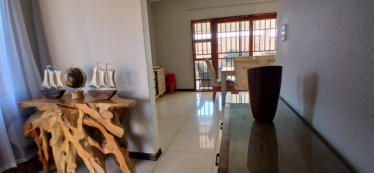 4 Bedroom Property for Sale in Heuwelsig Estate Gauteng