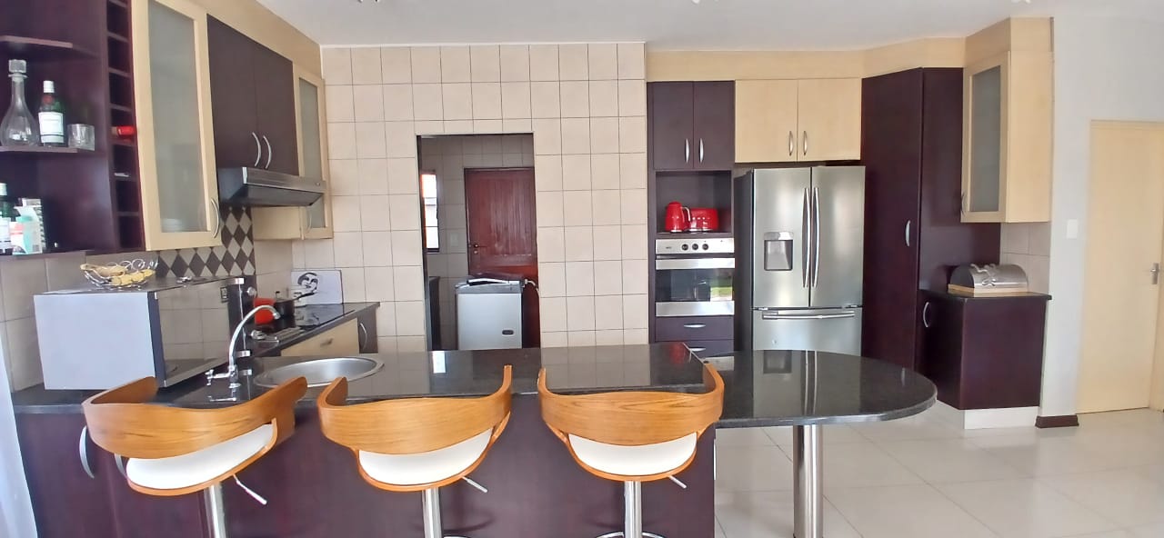 4 Bedroom Property for Sale in Heuwelsig Estate Gauteng