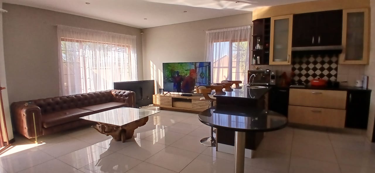 4 Bedroom Property for Sale in Heuwelsig Estate Gauteng