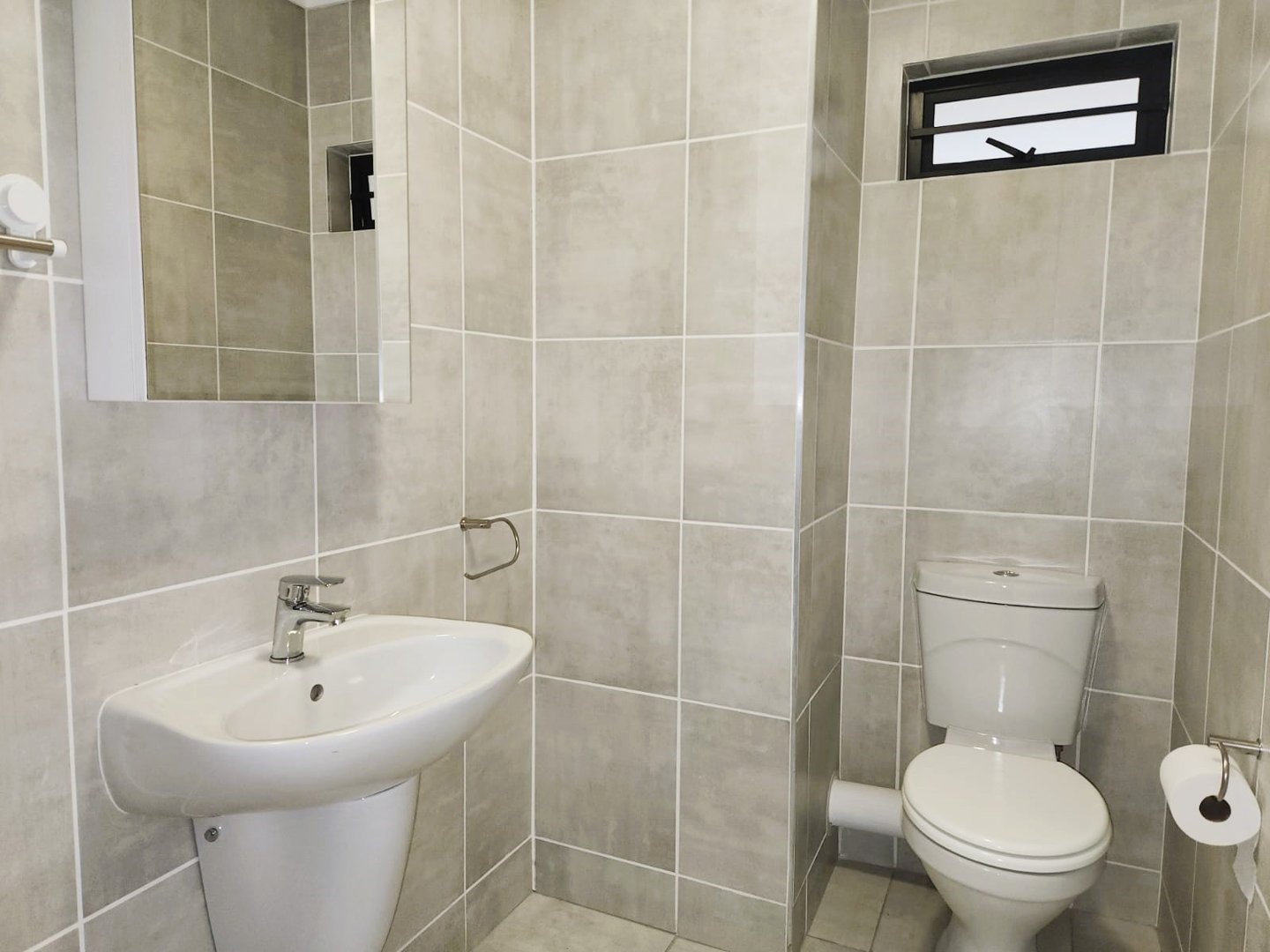 To Let 1 Bedroom Property for Rent in Witfield Gauteng