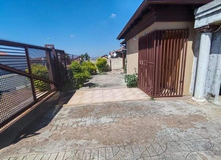 3 Bedroom Property for Sale in Soshanguve VV Gauteng