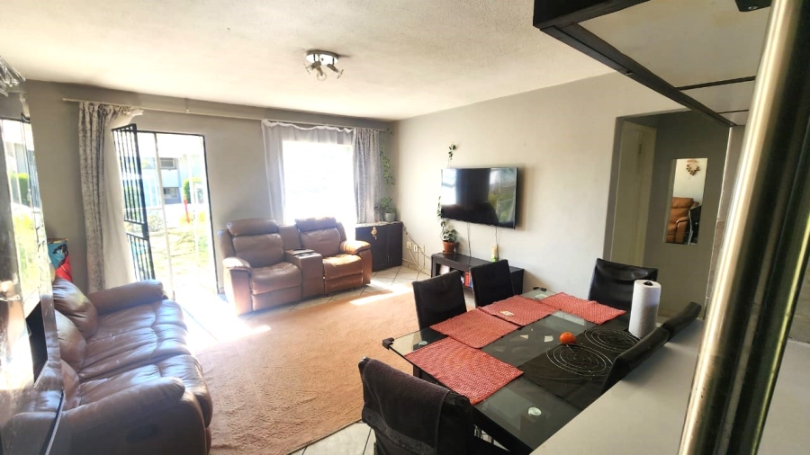 2 Bedroom Property for Sale in Vorna Valley Gauteng