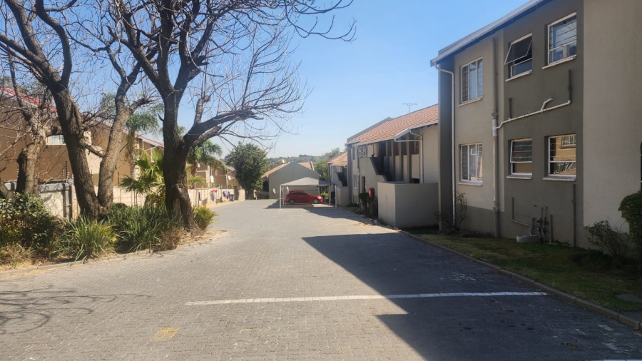 2 Bedroom Property for Sale in Vorna Valley Gauteng