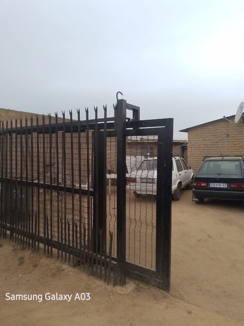 2 Bedroom Property for Sale in Olievenhoutbosch Gauteng