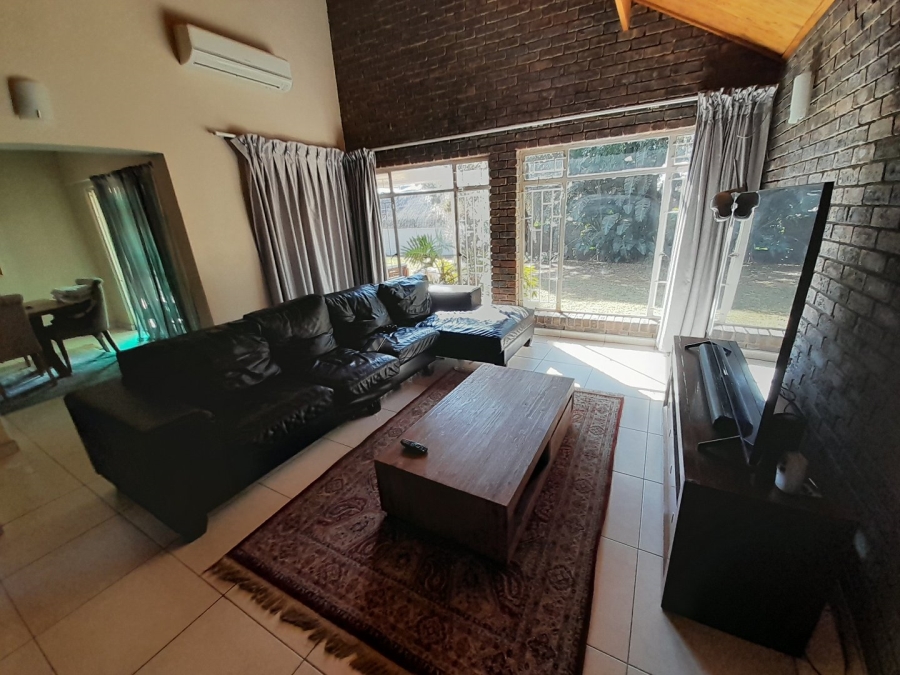 4 Bedroom Property for Sale in Rooihuiskraal Gauteng