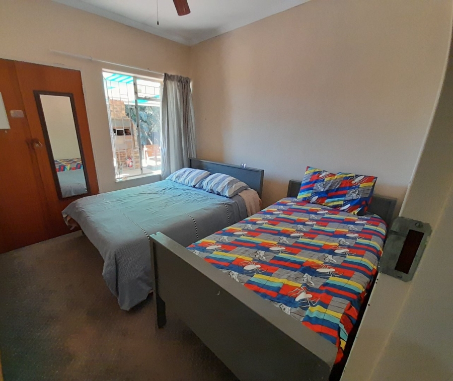 4 Bedroom Property for Sale in Rooihuiskraal Gauteng