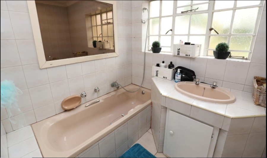 10 Bedroom Property for Sale in Bedfordview Gauteng