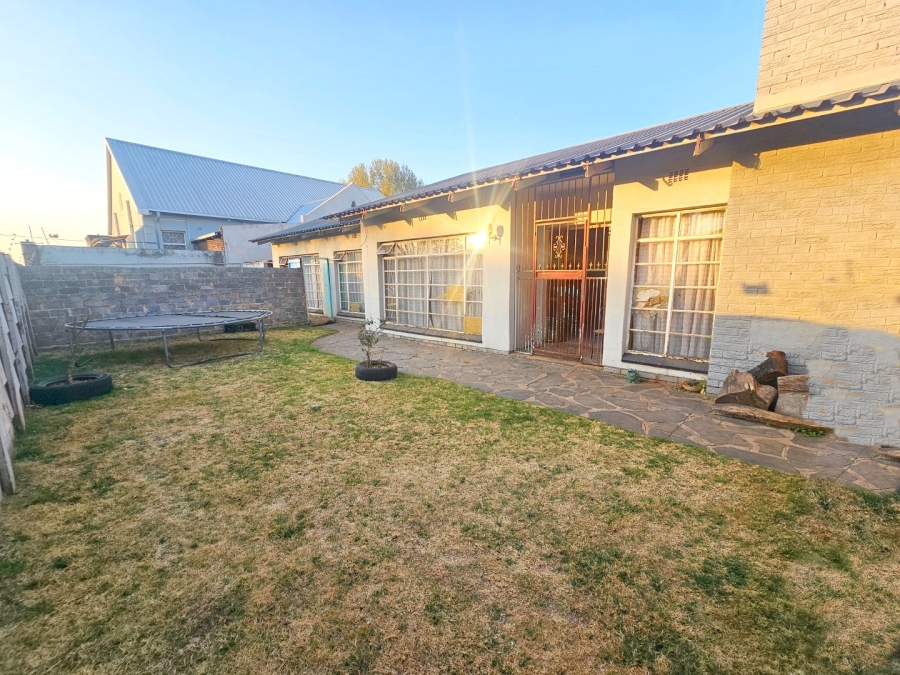 6 Bedroom Property for Sale in Brakpan Central Gauteng