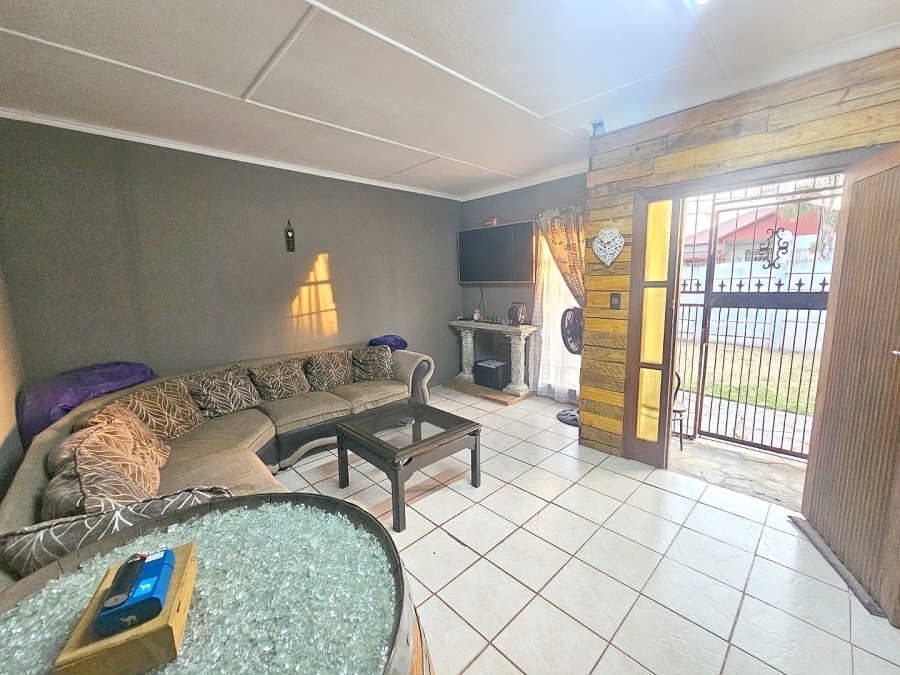 6 Bedroom Property for Sale in Brakpan Central Gauteng