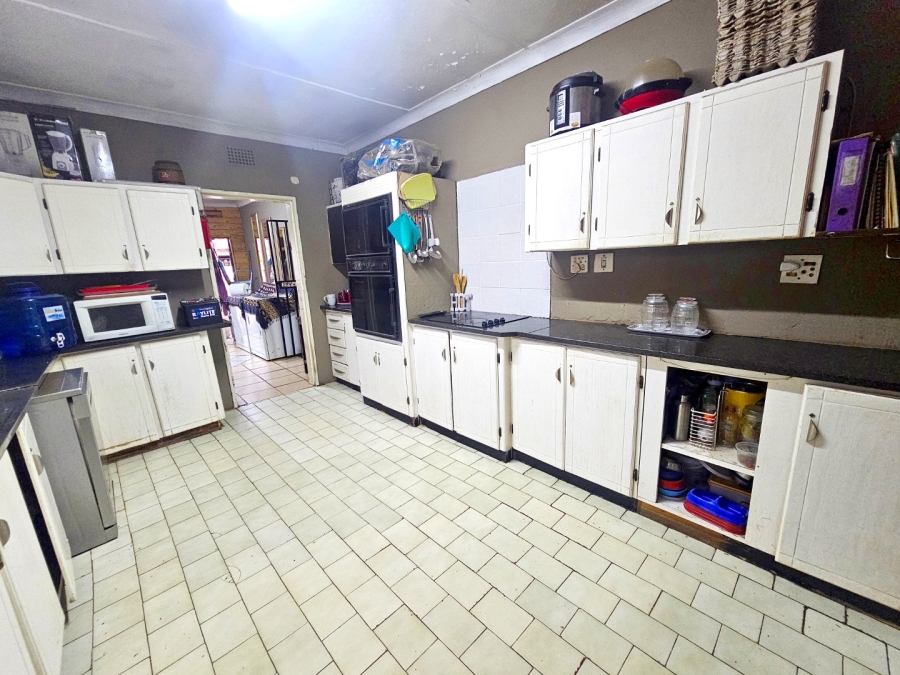 6 Bedroom Property for Sale in Brakpan Central Gauteng