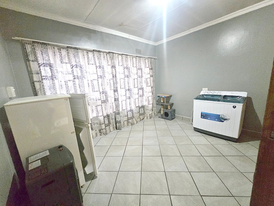 6 Bedroom Property for Sale in Brakpan Central Gauteng