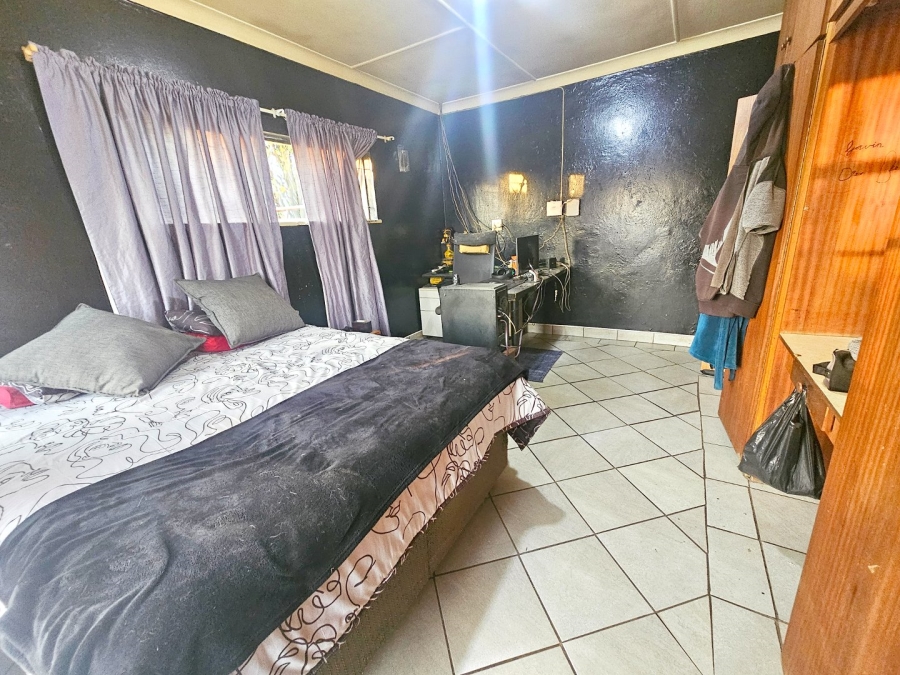 6 Bedroom Property for Sale in Brakpan Central Gauteng