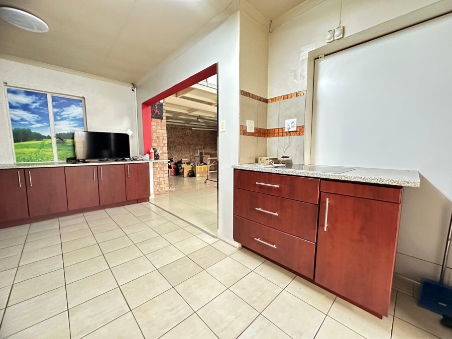 4 Bedroom Property for Sale in Lenasia Ext 13 Gauteng