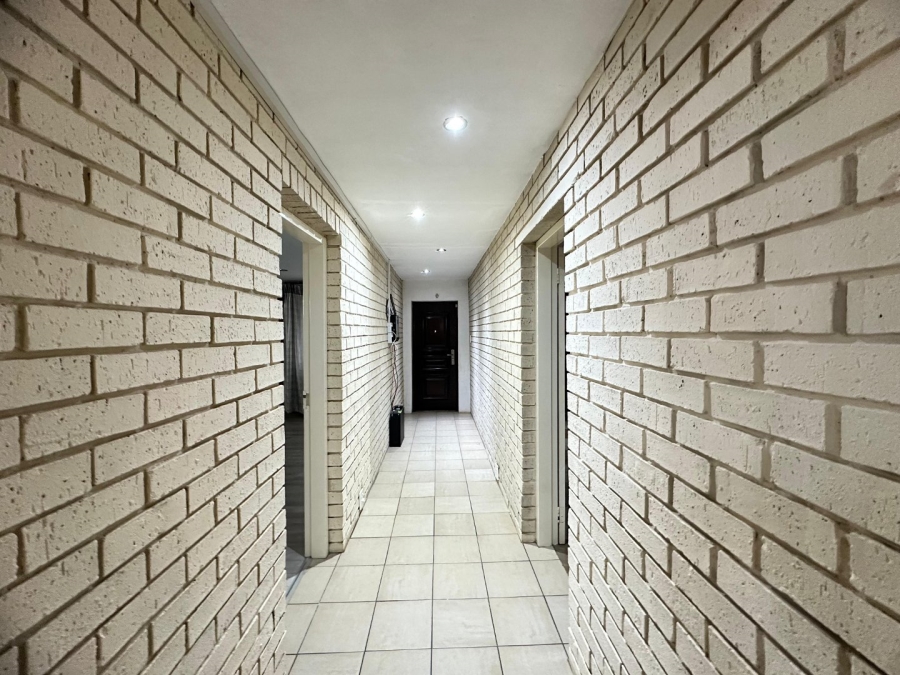 4 Bedroom Property for Sale in Lenasia Ext 13 Gauteng