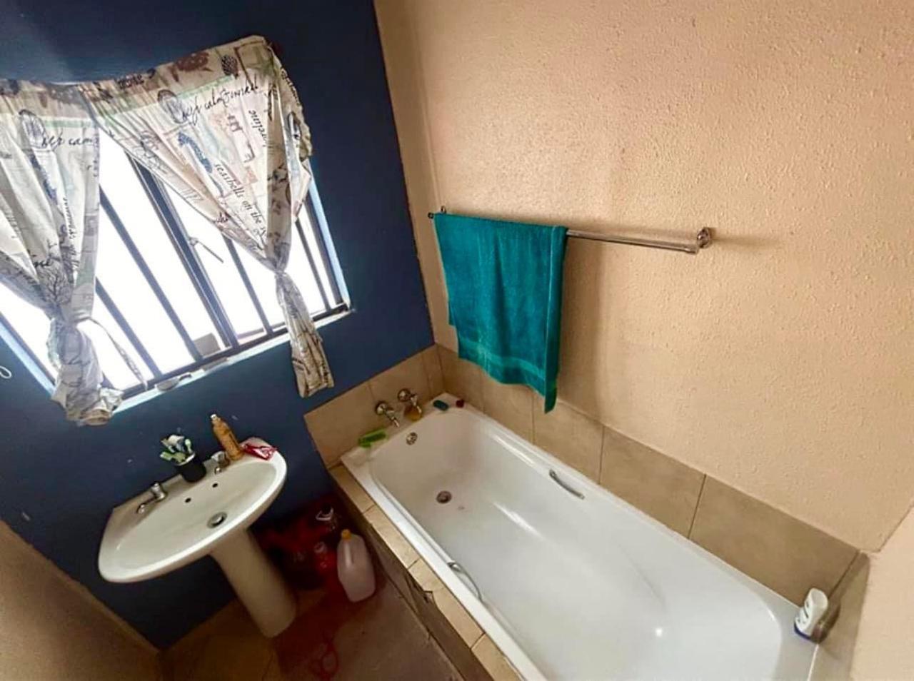 2 Bedroom Property for Sale in Theresa Park Gauteng