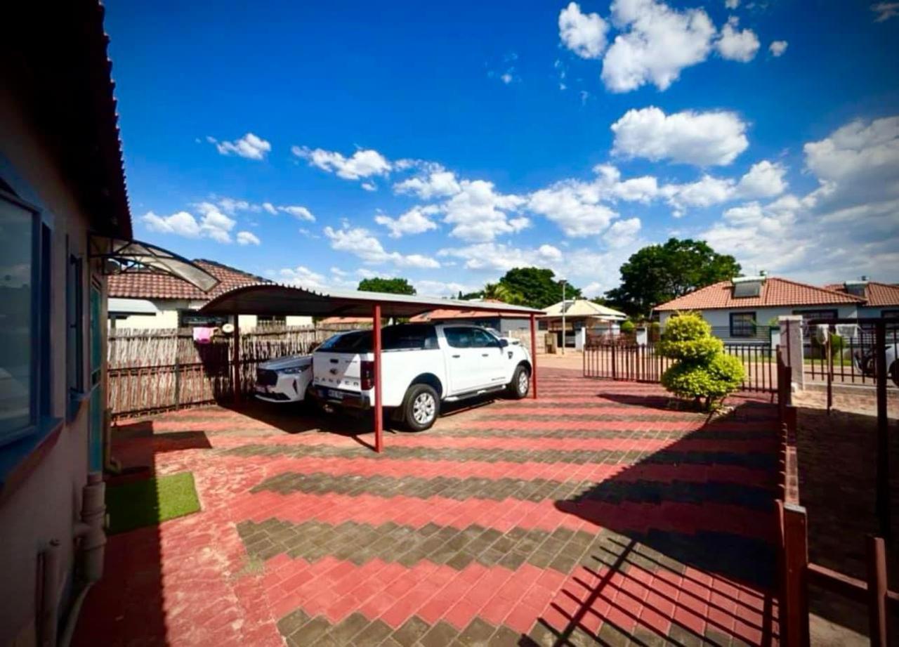 2 Bedroom Property for Sale in Theresa Park Gauteng