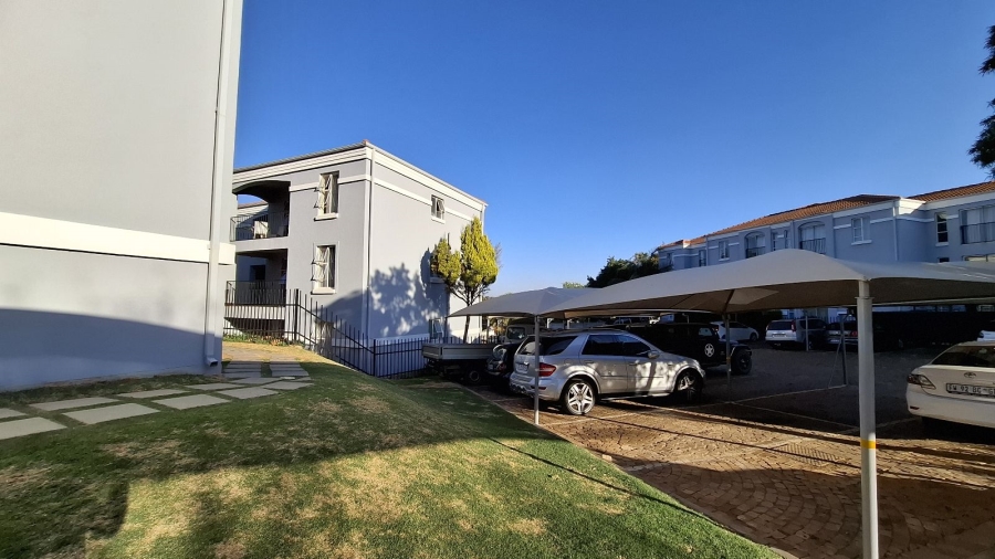 To Let 2 Bedroom Property for Rent in Northcliff Gauteng