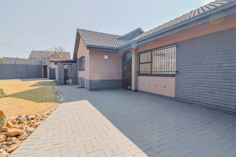 3 Bedroom Property for Sale in Robertsham Gauteng