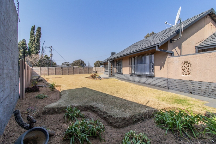 3 Bedroom Property for Sale in Robertsham Gauteng