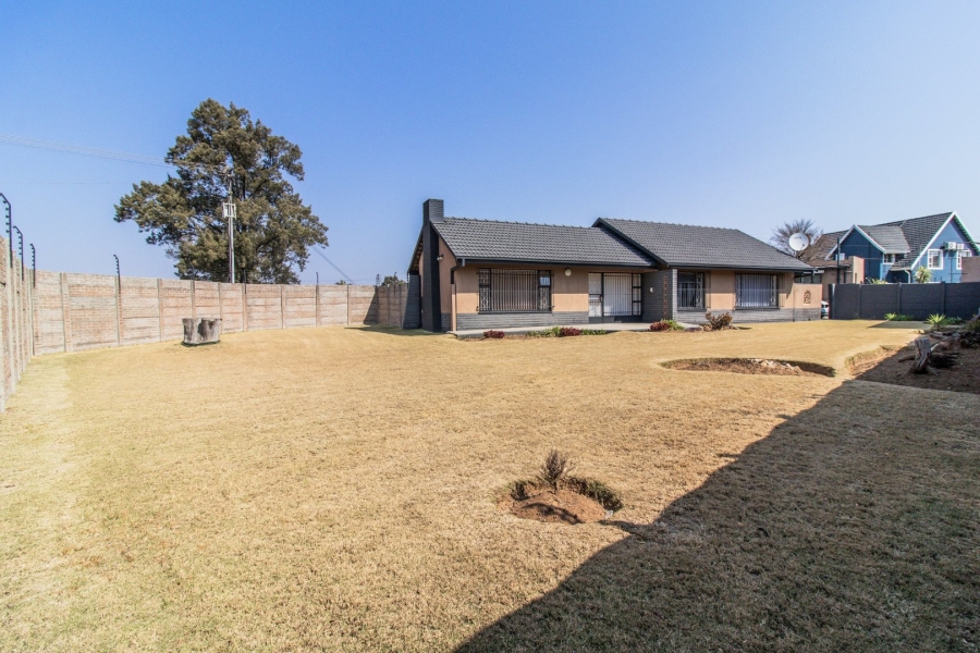 3 Bedroom Property for Sale in Robertsham Gauteng