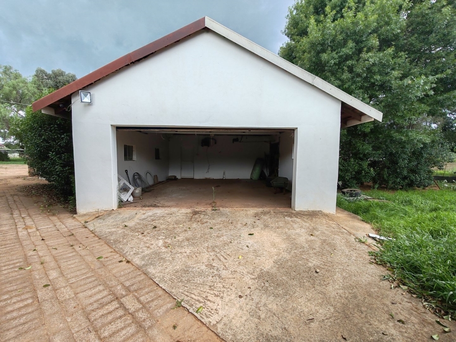 To Let 4 Bedroom Property for Rent in Houtkop A H Gauteng